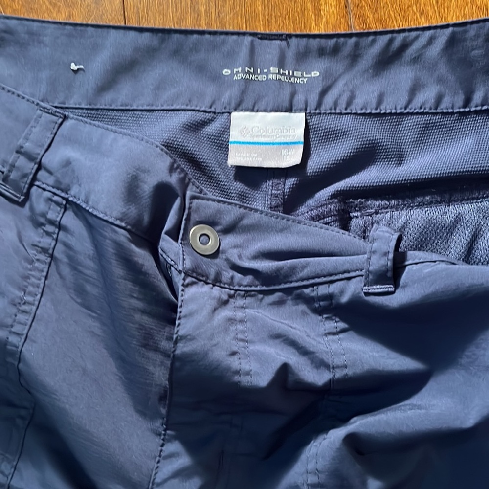 Columbia Omni-Shield capris NWOT - Picture 2 of 8